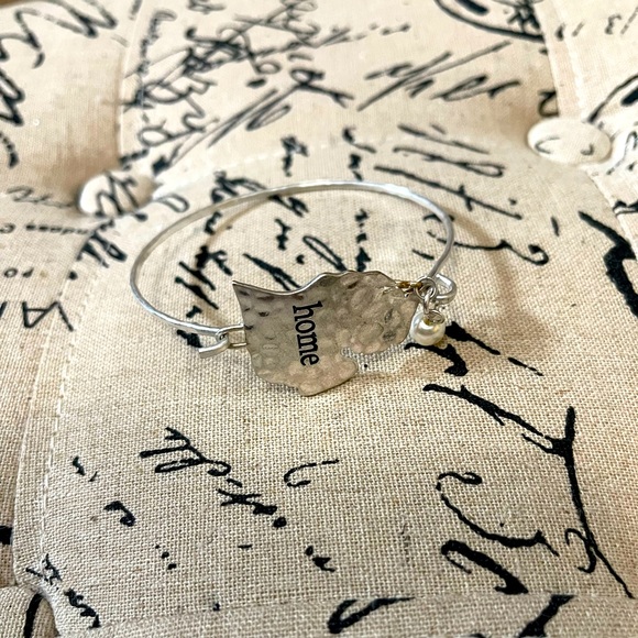 Home bangle - Picture 1 of 4